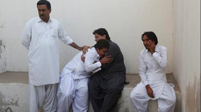 At least 11 killed in hotel blaze in Pakistan