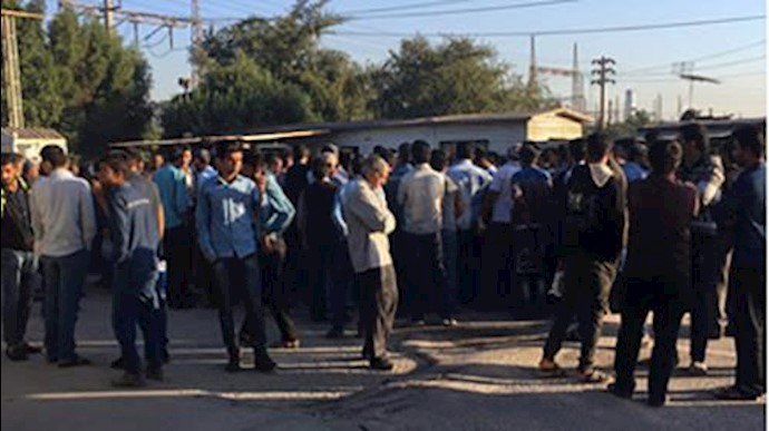 Iran: Workers of Almehdi Aluminum Factory stage protest
