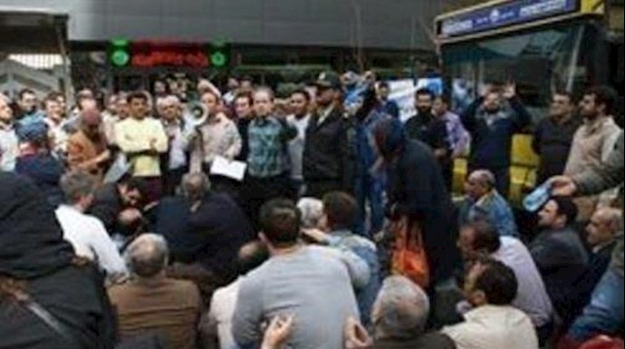 Iran: three cities witness protest rallies