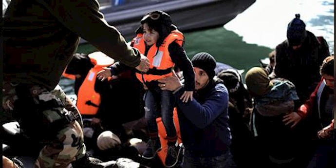 EU patrol rescues 900 migrants at sea