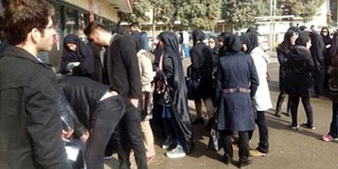 Iran: 6 sets of protests, strikes by workers, employees & college students in 3 cities