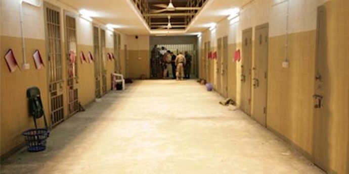 Iran: Mixing political and common criminal prisoners in the notorious Evin Prison