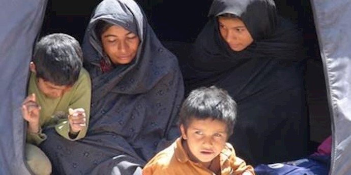 Iran: Growing number of women beggar in Tehran, thanks to the mullahs