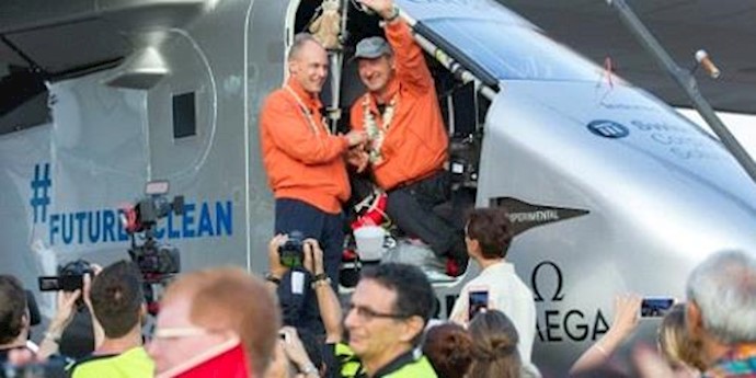 Solar Impulse plane makes first maintenance flight in Hawaii