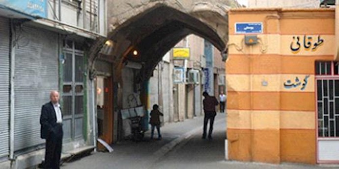 Tehran Shop owners and bazaar merchants on strike