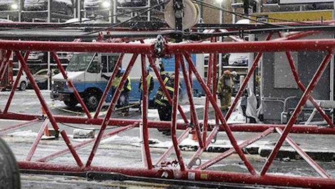 Massive crane collapses in New York