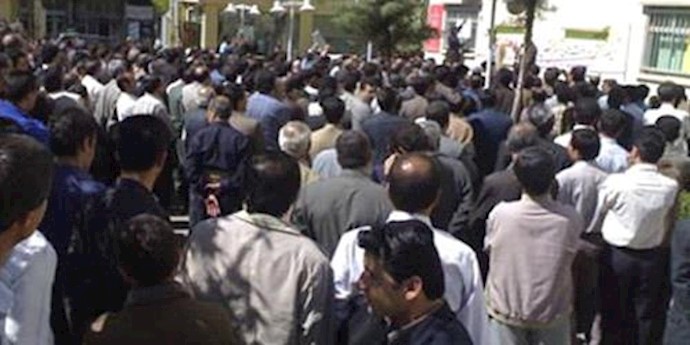 Labor protests in more Iranian cities