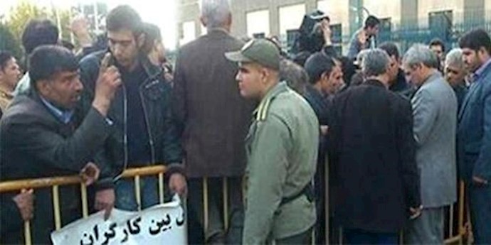Iran: More than 800 mine workers on Strike