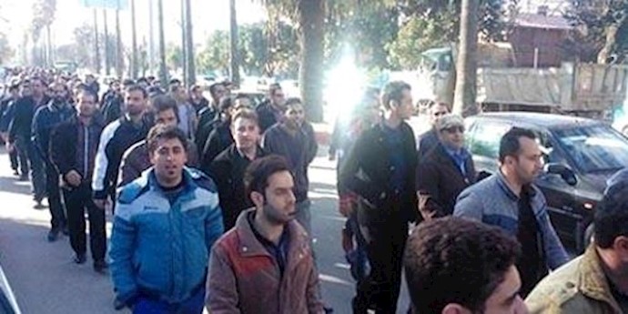 Bazaar merchants protest outside municipality in northern Iran