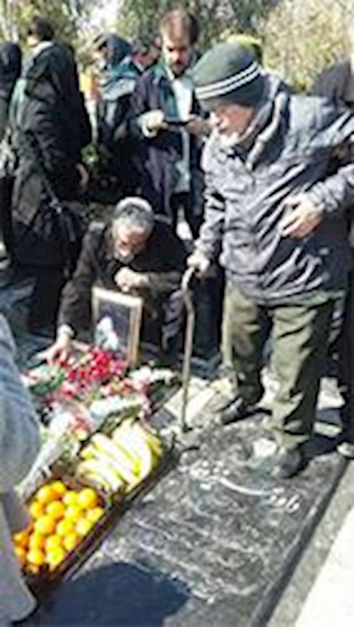 Iran: Memorial ceremony held at the gravesite of a slain 2009 Iran uprising activist