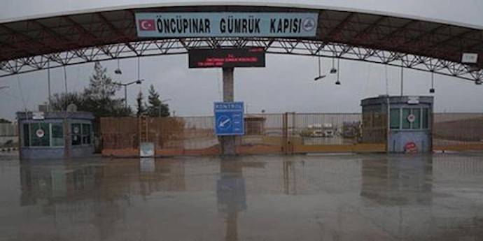 Thousands of Syrians brave cold and rain at Turkish border