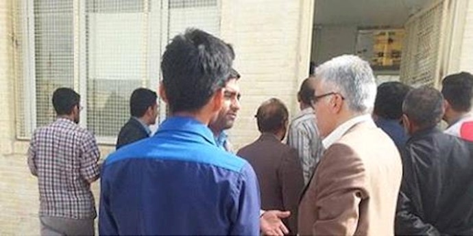Locals of two towns in southwest Iran rally outside governorate office