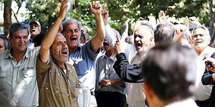 Iran: Retired workers, laborers protest in two major Iran cities