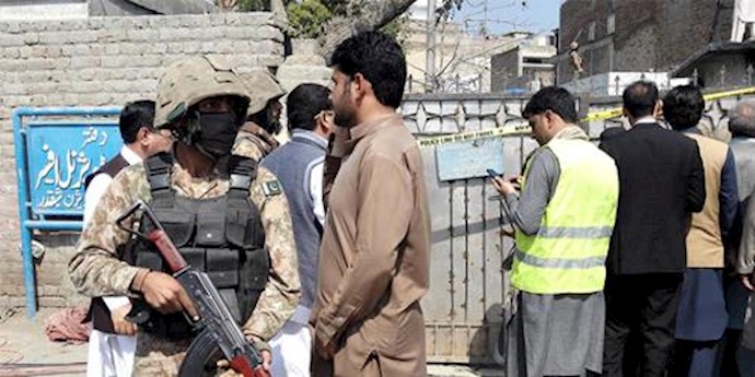 Gun battle in Pakistan left 2 soldiers and 3 militants dead
