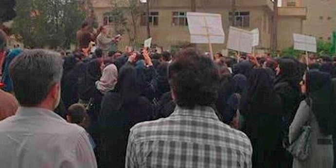 4 series of protests & strikes in 3 western Iran cities