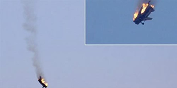 Syrian Anti-Assad Rebels shoot down government MiG-21 warplane
