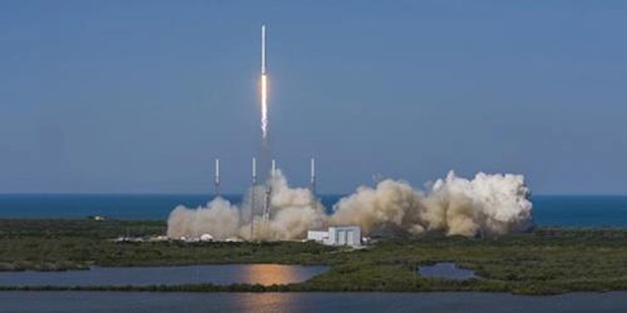 SpaceX rocket booster successful landing at sea