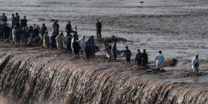 Pakistan stopped the search for the people buried by landslide