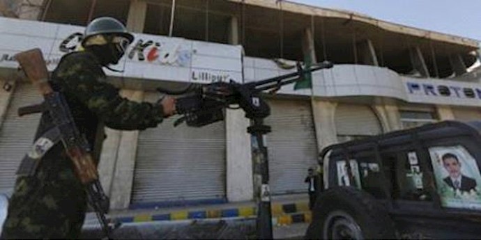 Houthis accept return of Yemeni government to capital and hand over heavy arms to the state