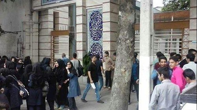 Iran: Student protests spreads to major cities [including photos]