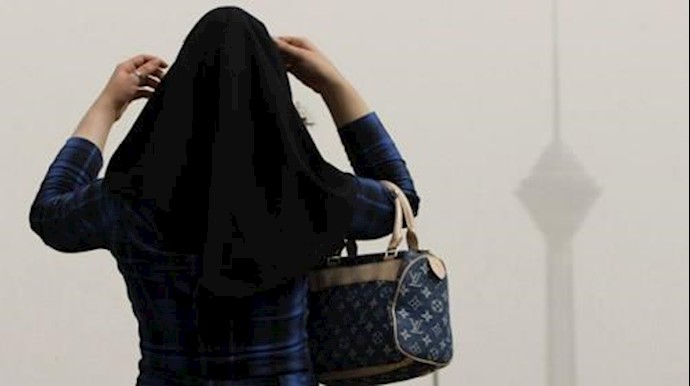 Iran arrests eight for producing music videos