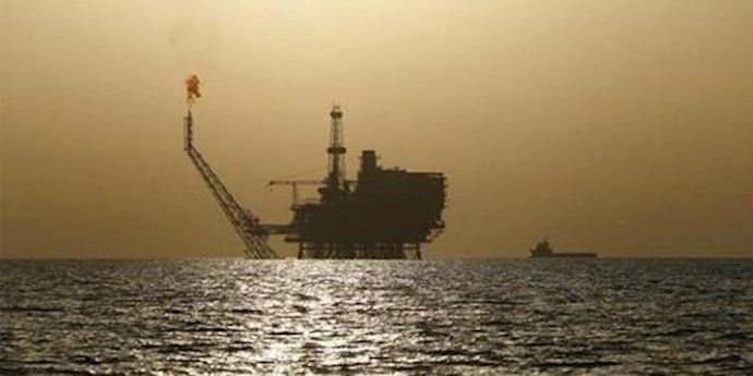 Crude Oil rises with dollar at 18-month low