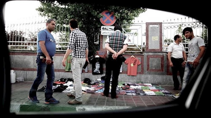 Iranian regime agents harass street vendors Ahwaz