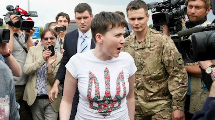 Ukraine: Pilot Savchenko arrives in Kiev with a hero’s welcome