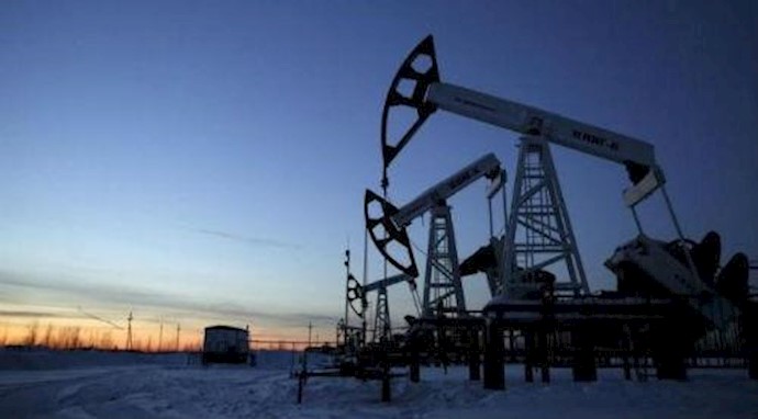 Crude Oil prices edge lower on Monday