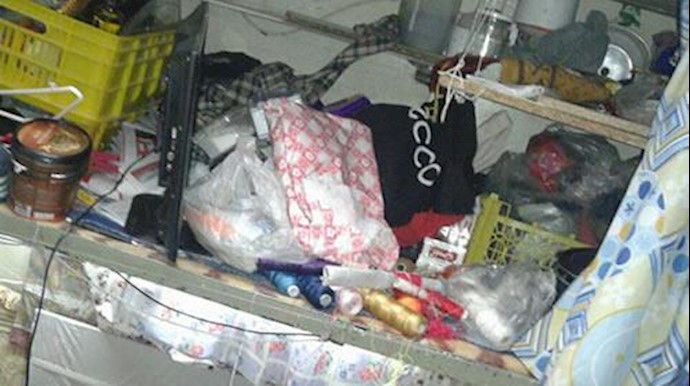 Iran’s prison guards raided political prisoners’ ward destroying personal belongings