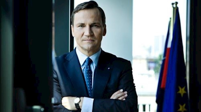 Risky Business: Former Polish Foreign Minister Radosław Sikorski sounds alarm about investment in Tehran