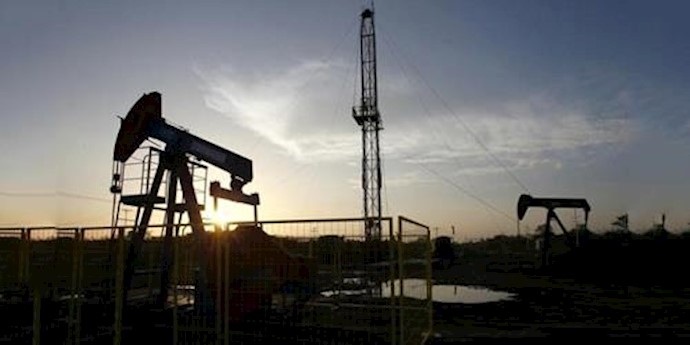Crude Oil falls due to a surging dollar