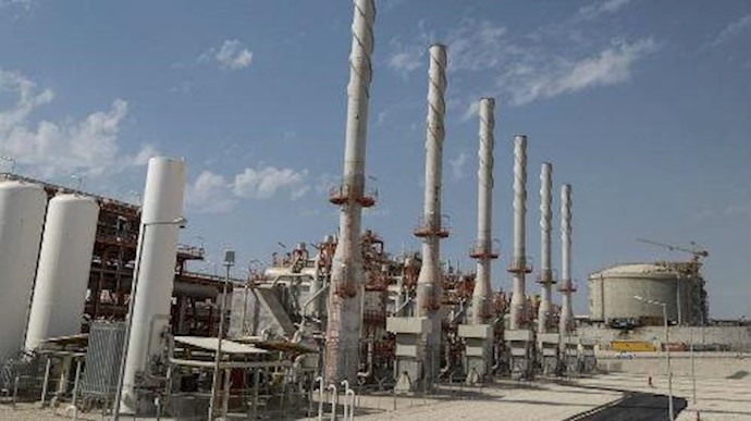 Crude Oil Prices almost unchanged awaiting outcome of OPEC Meeting