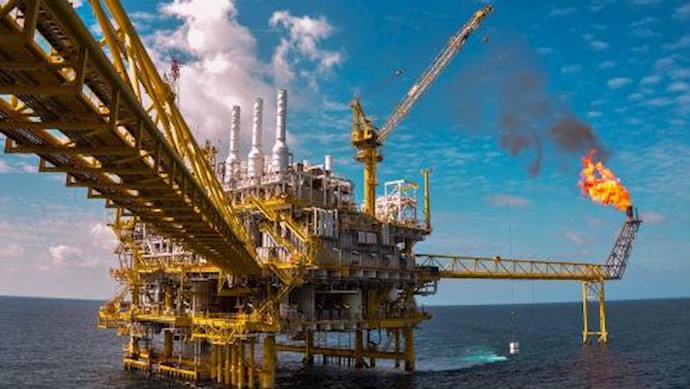 In a mounting competition with Iran, Saudi Arabia Cuts Oil Prices in Europe