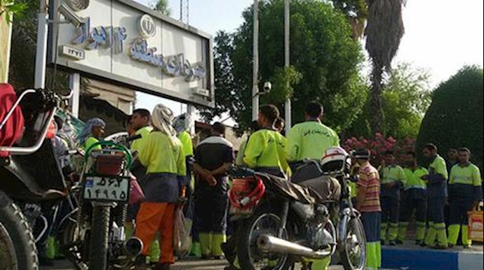 Iranian workers protest in Ahwaz