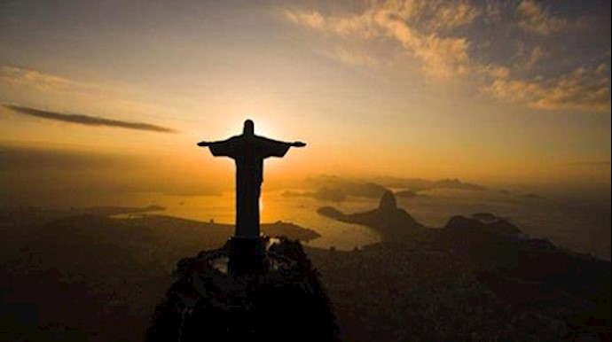 Brazil police arrest 10 men pleading ISIS allegiance, search for two more