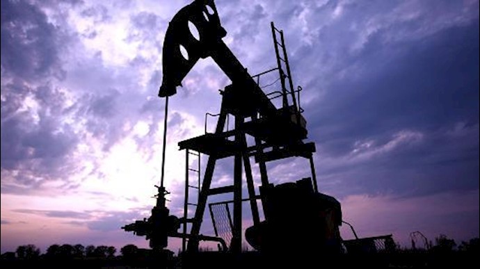 Oil prices fall to fresh April lows as oversupply bites