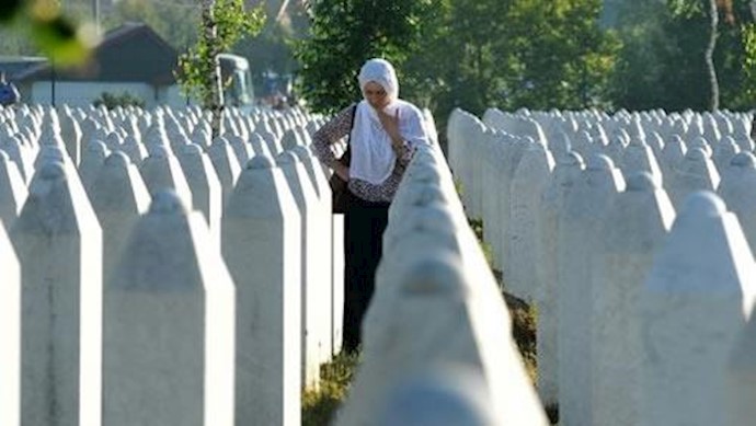 Thousands remember Srebrenica massacre victims