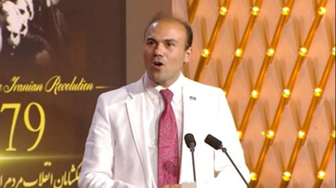 Saeed Abedini Tells 100K at #FreeIran in Paris He Was Warned He’d ‘Never Get Out of Iran Alive’