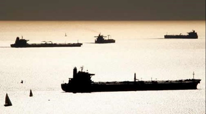 Crude Oil down 2 percent as record U.S. stockpiles heighten glut worry