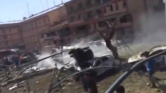 (Videos) Car bomb kills three, wounds 100 in eastern Turkey: sources