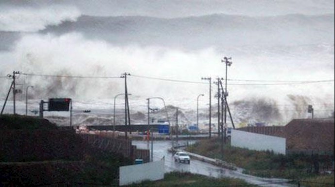 Typhoon Lionrock Crosses Northern Japan + Photos