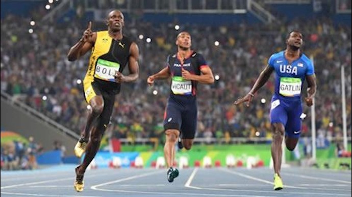 Usain Bolt wins Olympic gold in 100m for third time, roaring into Olympic history