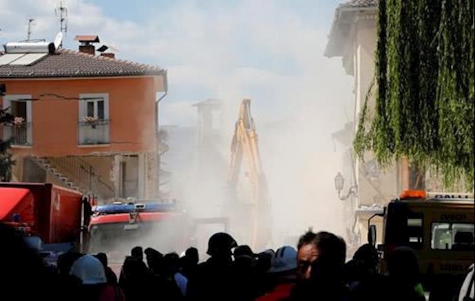 Italy quake toll hits 250 as rescuers search flattened towns