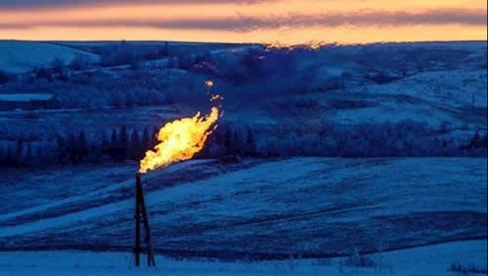 Oil climbs as Venezuela sees output deal, Libya suffers clashes