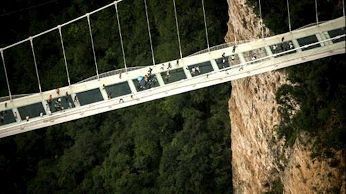 Chinese Glass Bridge, world’s longest, closes