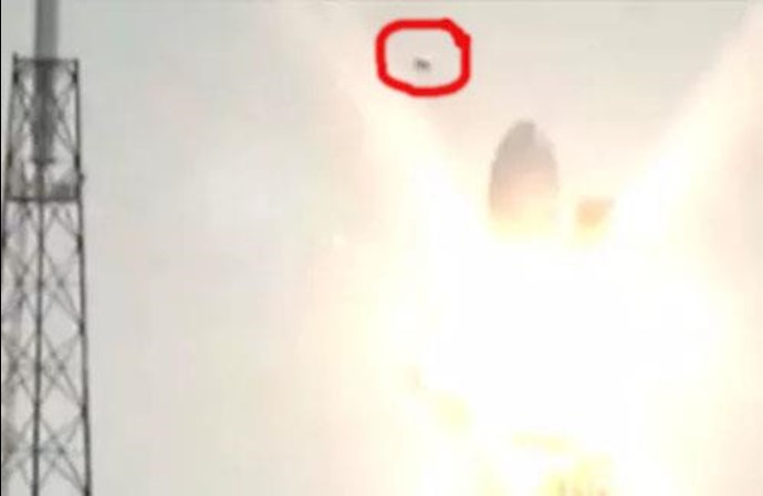 Did UFO cause Space X explosion? Shock claims of anti-Facebook alien interference(Video&Photos)