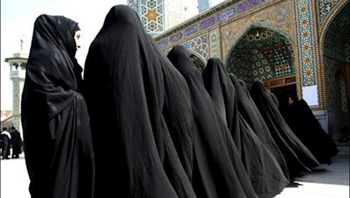 Iran’s regime shuts 800 shops for selling ‘unconventional’ women’s coats