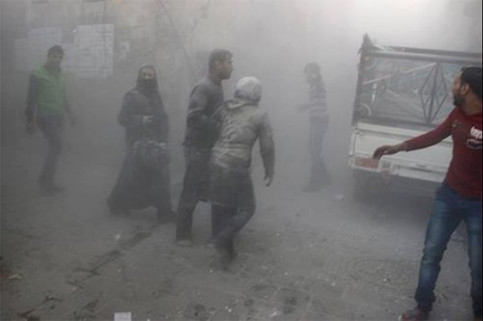 Warplanes dropped chlorine bombs in Aleppo, Syrian activists say
