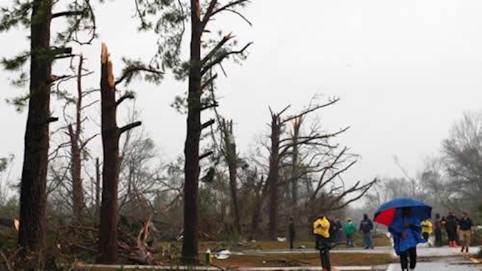 Powerful storm hammers eastern United States with heavy snow, wind gusts